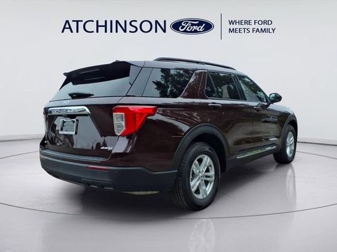 Used 2023 Ford Explorer XLT AWD/4WD image 5