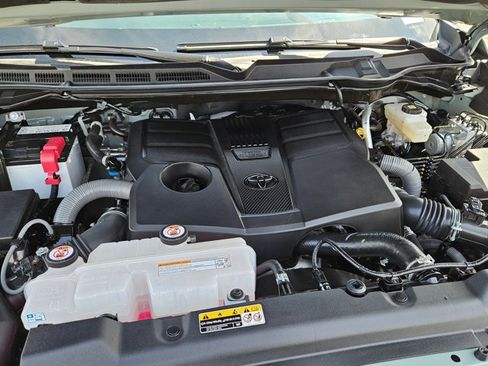 Used 2025 Toyota Tundra SR5 w/ TRD Off-Road Package AWD/4WD image 21