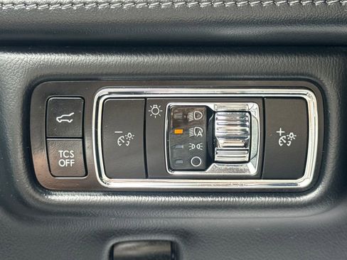 Used 2023 Lincoln Nautilus Reserve w/ Luxury Package AWD/4WD image 32