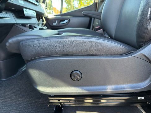 Used 2023 Mercedes-Benz Sprinter 2500 image 24