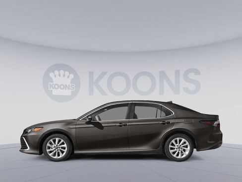 Used 2021 Toyota Camry LE FWD image 4