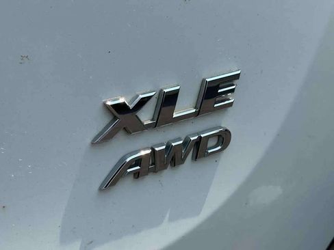 Used 2015 Toyota RAV4 XLE AWD/4WD image 11
