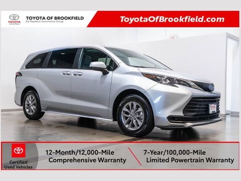 Certified 2025 Toyota Sienna LE FWD image 1