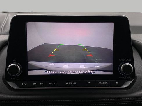 Used 2025 Nissan Rogue SV image 24