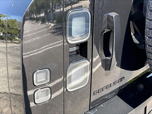 New 2026 Land Rover Defender 110 S AWD/4WD image 8