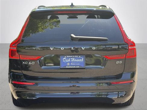 Used 2023 Volvo XC60 B5 Core FWD image 6
