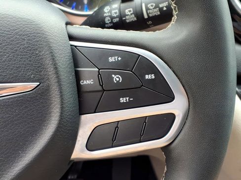 Used 2023 Chrysler Voyager LX FWD image 23