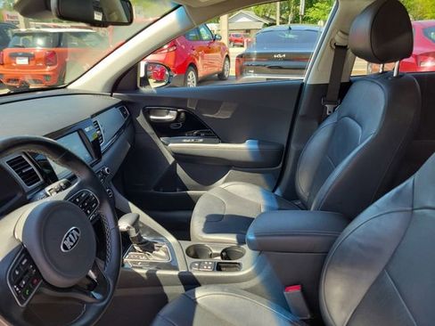Used 2019 Kia Niro EX w/ EX Premium Package image 13