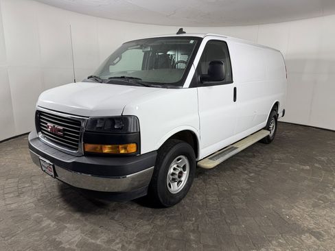 Used 2022 GMC Savana 2500 w/ Driver Convenience Package image 4