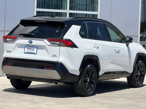Used 2023 Toyota RAV4 XSE AWD/4WD image 4