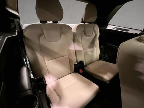 Certified 2026 Volvo XC90 B5 Plus w/ Protection Package Premier AWD/4WD image 25