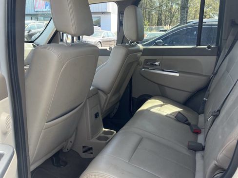 Used 2009 Jeep Liberty Limited w/ Premium Group II image 18
