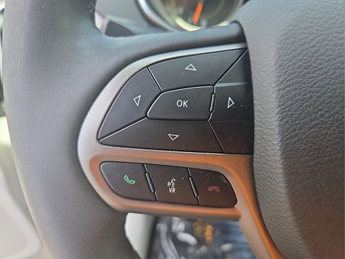 Used 2021 Jeep Cherokee Limited image 23