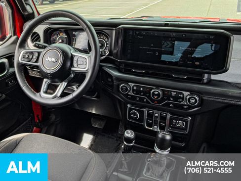Used 2025 Jeep Wrangler Unlimited Sahara AWD/4WD image 24