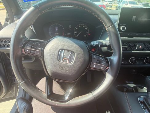 Used 2025 Honda HR-V Sport image 6