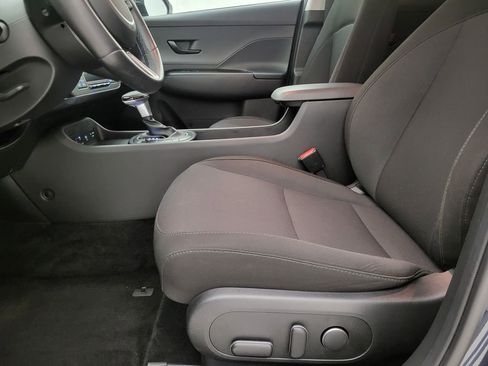 Used 2025 Hyundai Kona SEL image 3