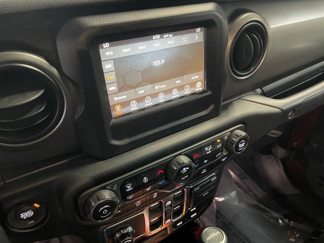 Used 2021 Jeep Gladiator Sport AWD/4WD image 27