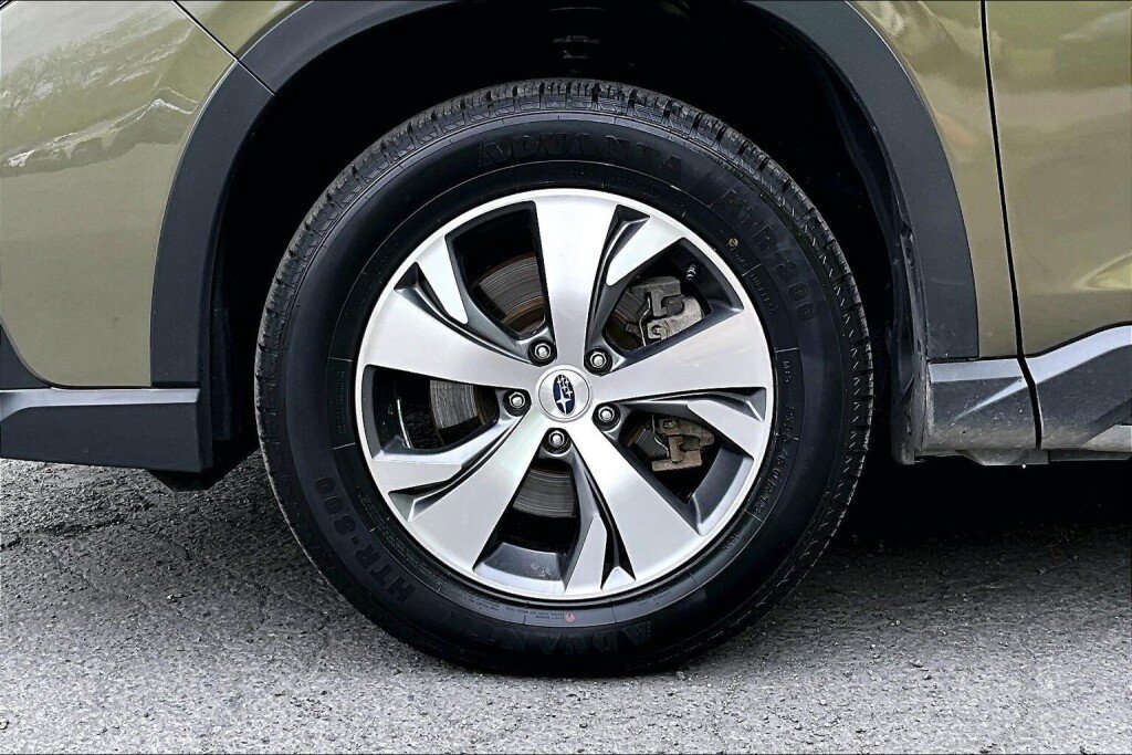 Used 2023 Subaru Ascent Premium w/ Convenience Package AWD/4WD image 16