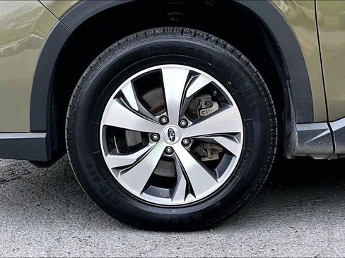 Used 2023 Subaru Ascent Premium w/ Convenience Package AWD/4WD image 16