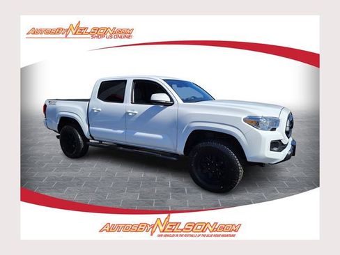 Used 2023 Toyota Tacoma SR image 1