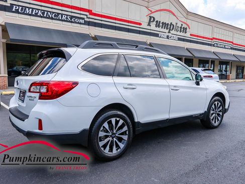 Used 2017 Subaru Outback 2.5i Limited AWD/4WD image 3