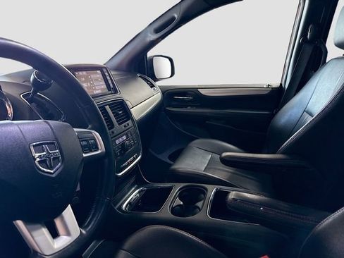 Used 2019 Dodge Grand Caravan GT FWD image 21