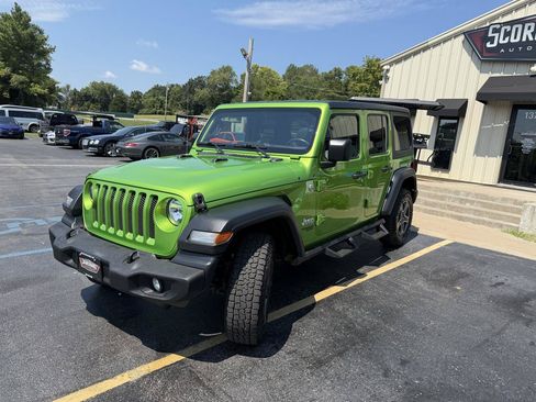 Used 2019 Jeep Wrangler Unlimited Sport S AWD/4WD image 9