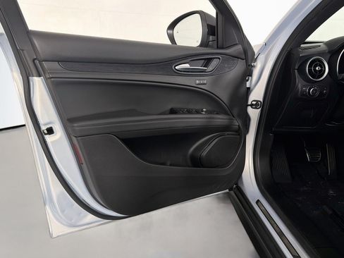 Used 2024 Alfa Romeo Stelvio Sprint RWD image 21
