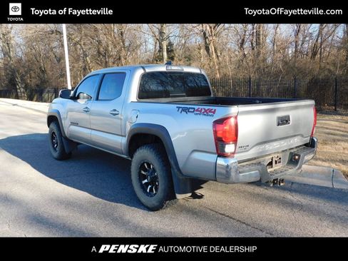 Used 2019 Toyota Tacoma TRD Off-Road image 9
