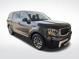 Certified 2025 Kia Telluride LX FWD video 3