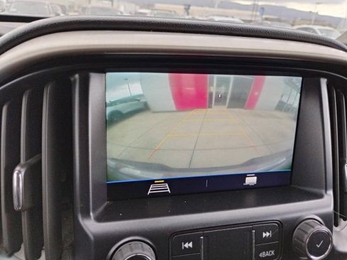 Used 2022 GMC Canyon AT4 image 19