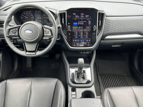 Used 2025 Subaru Forester Premium AWD/4WD image 11