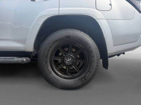 Used 2022 Toyota 4Runner SR5 Premium w/ Moonroof Package RWD image 8