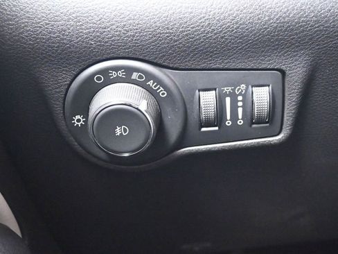 Used 2025 Jeep Compass Limited AWD/4WD image 16