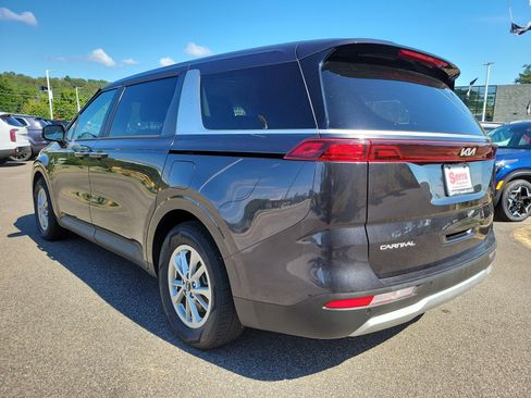 Used 2023 Kia Carnival LX image 23