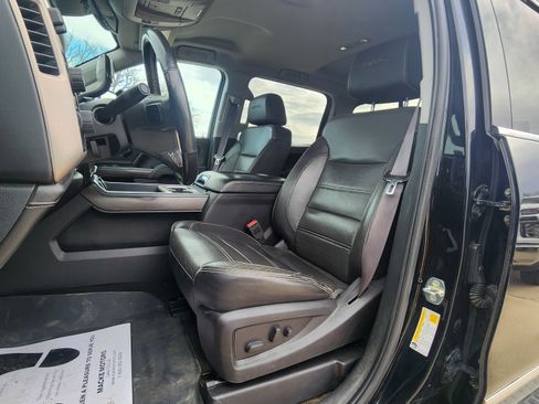 Used 2017 GMC Sierra 2500 Denali w/ Duramax Plus Package AWD/4WD image 14
