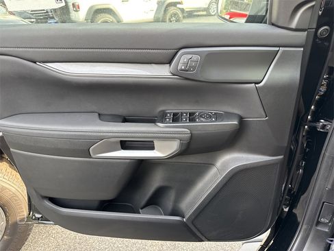 New 2025 Ford Ranger Lariat w/ Chrome Accent Package image 24