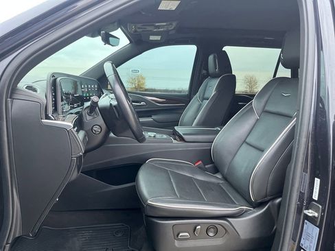 Used 2022 Cadillac Escalade Premium Luxury image 15