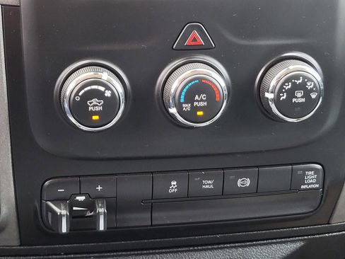 Used 2013 RAM 2500 Tradesman w/ Chrome Appearance Group RWD image 27