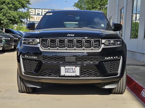 New 2026 Jeep Grand Cherokee Limited AWD/4WD image 5