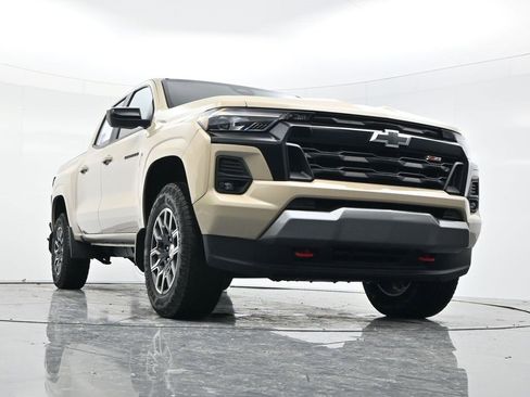 Used 2023 Chevrolet Colorado Z71 w/ Z71 Convenience Package 2 image 41