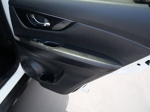 Used 2019 Nissan Rogue SL AWD/4WD image 24