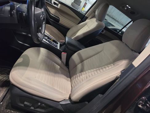 Used 2020 Ford Explorer XLT w/ Comfort Package AWD/4WD image 6