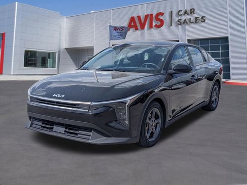 Used 2025 Kia K4 LXS image 1