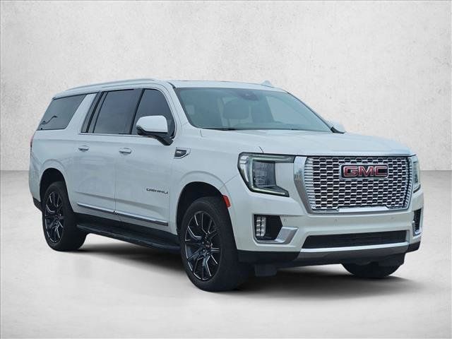 Used 2023 GMC Yukon XL Denali AWD/4WD image 3