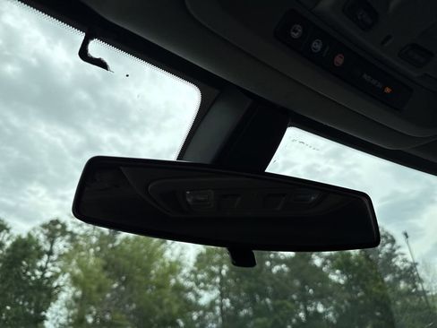 Used 2021 Chevrolet Silverado 1500 LT AWD/4WD image 22