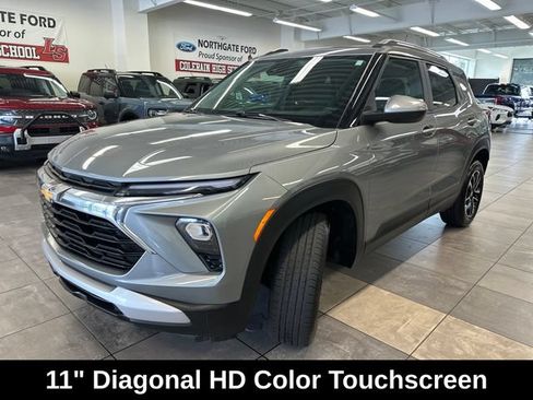 Used 2024 Chevrolet TrailBlazer LT w/ LT Cold Weather Package AWD/4WD image 16