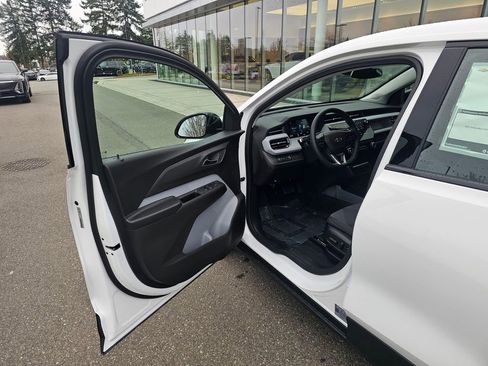 New 2027 Chevrolet Bolt LT w/ Comfort Package image 18