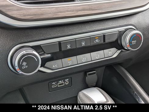 Used 2024 Nissan Altima 2.5 SV FWD image 24
