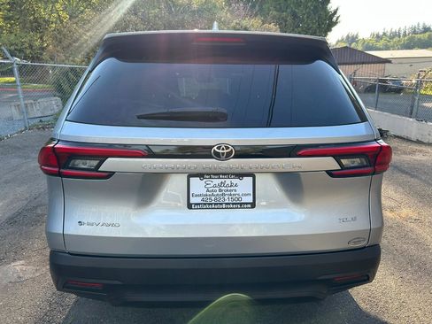 Used 2024 Toyota Grand Highlander AWD Hybrid image 6